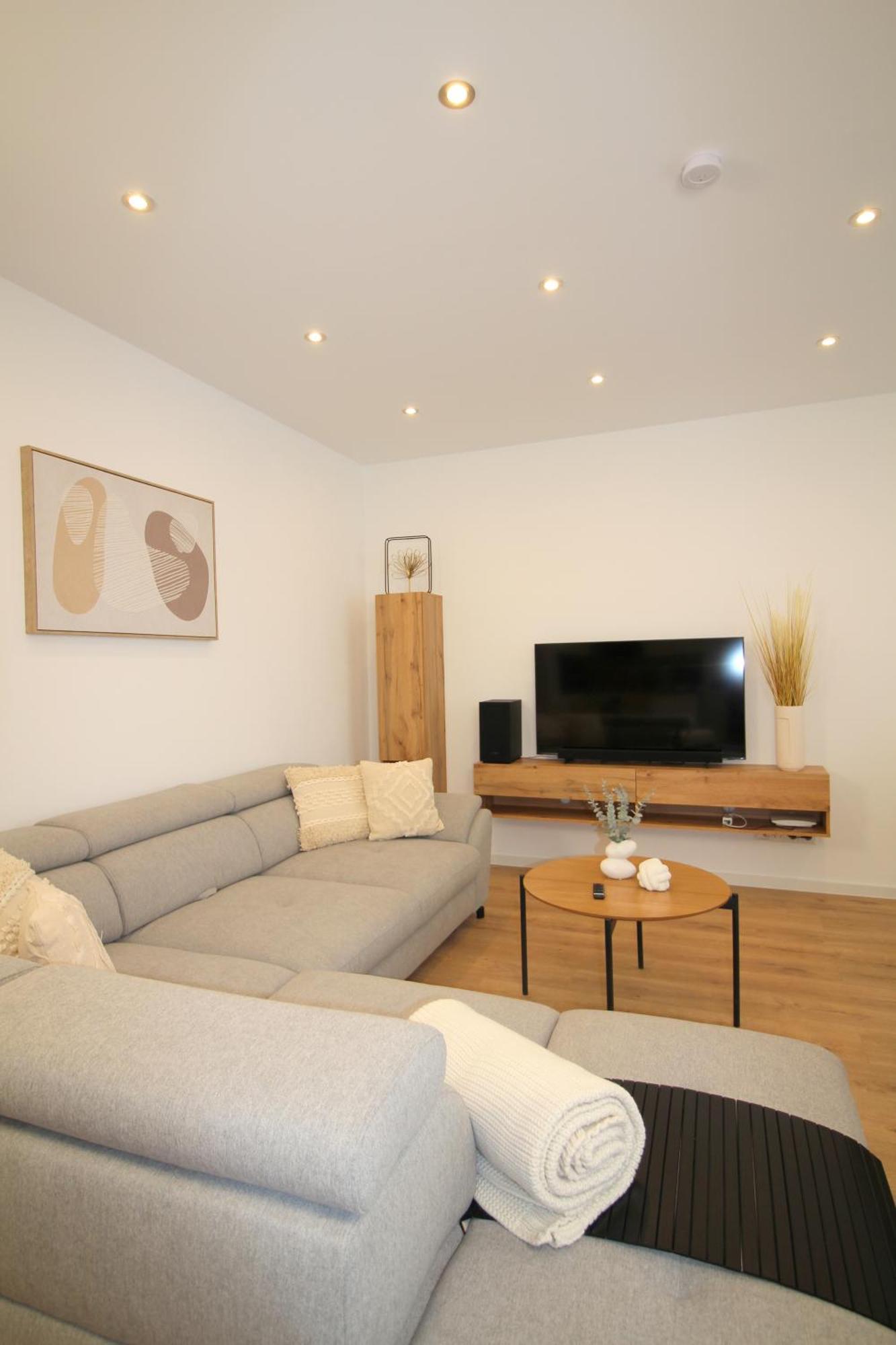 Ada4, Apartment Mit Kueche, Badewanne, Balkon, Terrasse, Parkplatz Am Haus, Ruhig Gelegen Кульмбах Экстерьер фото